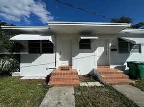 1100 NW 71st St in Miami, FL - Building Photo - Building Photo