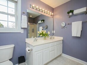 108 Grassy Ridge Ct in Apex, NC - Foto de edificio - Building Photo