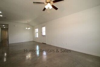 6109 Amelia Earhart Blvd in Killeen, TX - Building Photo - Building Photo
