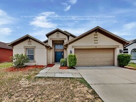 723 Berwick Dr in Davenport, FL - Building Photo