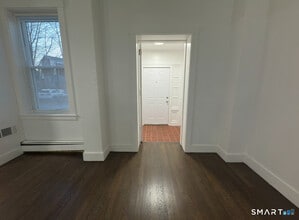 156 Garfield Ave in New London, CT - Building Photo - Building Photo