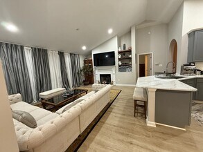 113 Bottlebrush Ct in Holly Springs, NC - Building Photo - Building Photo