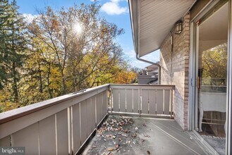 110 Cross Keys Rd in Baltimore, MD - Building Photo - Building Photo