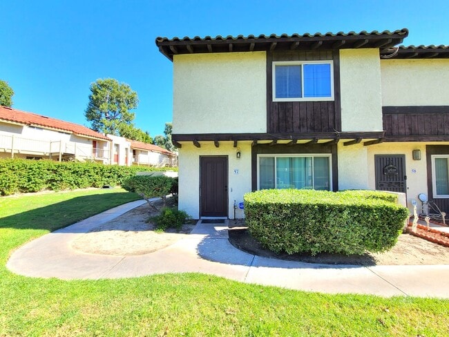 1077 S Santo Antonio Dr in Colton, CA - Building Photo - Building Photo