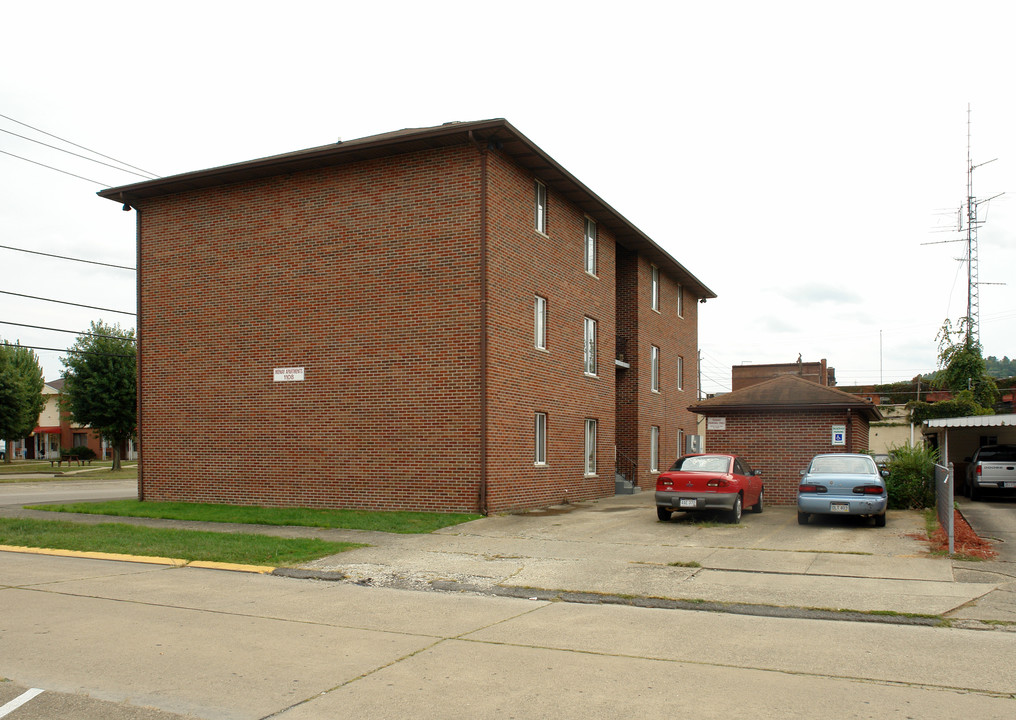 1108 Church St in Milton, WV - Building Photo