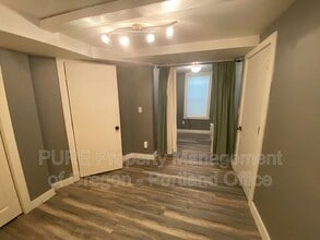 22 S Meade St in Portland, OR - Building Photo - Building Photo