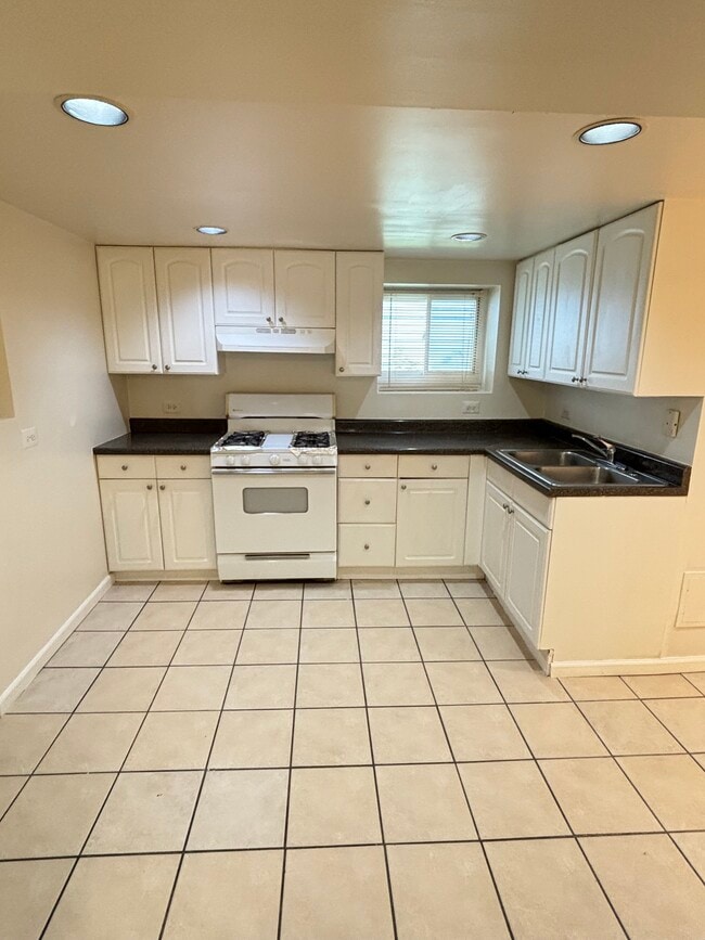 2554 N Monitor Ave, Unit 1