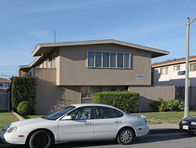 4133 Marlton Ave in Los Angeles, CA - Building Photo - Building Photo