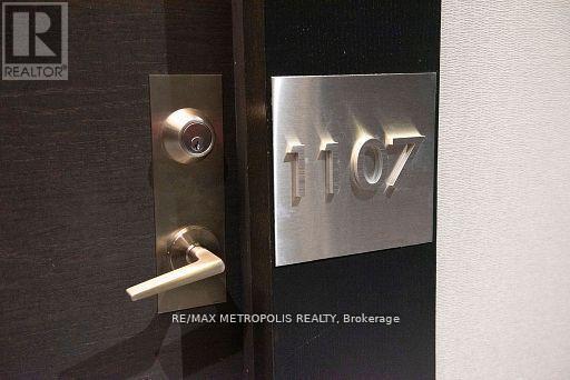 33 Shore Breeze Dr in Toronto, ON - Building Photo - Building Photo