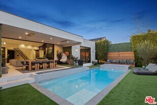 1368 Beckwith Ave in Los Angeles, CA - Building Photo