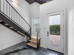 6007 Tyne St in Houston, TX - Foto de edificio - Building Photo