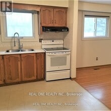 79 Osborne Crescent in Oakville, ON - Building Photo - Building Photo