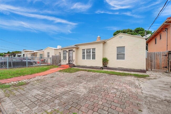 property at 2811 SW 3rd St