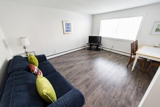 2163 Hamilton St in Regina, SK - Building Photo - Building Photo