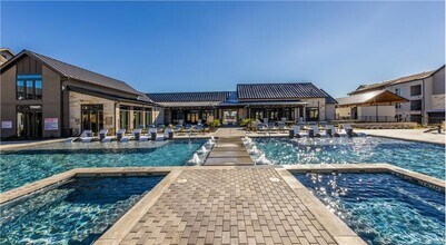 6001 Ed Bluestein Blvd in Austin, TX - Building Photo - Building Photo