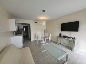 1601 Meridian Ave in Miami Beach, FL - Building Photo - Building Photo