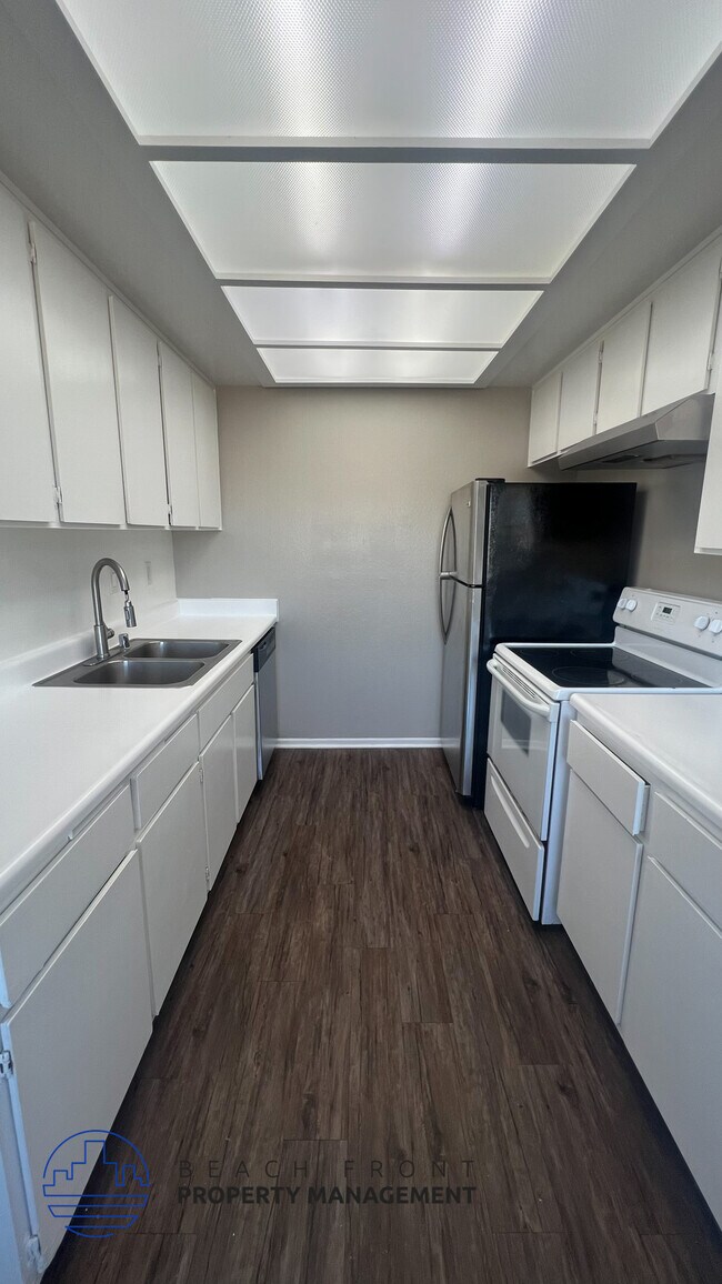 2424 S. Leland St. in San Pedro, CA - Building Photo - Building Photo