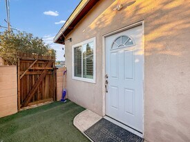 39572 Armfield Ave in Palmdale, CA - Building Photo