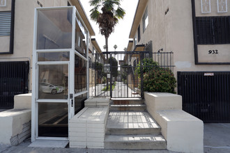 932 Fedora St in Los Angeles, CA - Building Photo - Building Photo