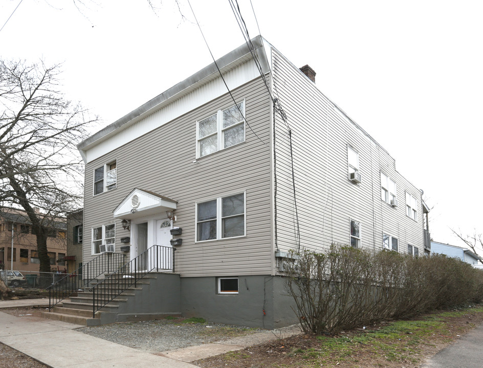 132-134 Delavan St in New Brunswick, NJ - Building Photo