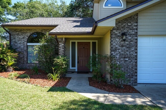 213 Bayberry Dr