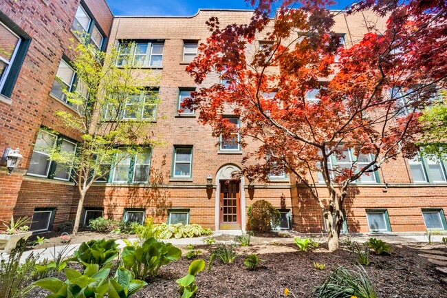2026 N Burling St in Chicago, IL - Building Photo - Building Photo