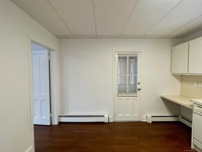 14 Berrian Pl in Greenwich, CT - Building Photo - Building Photo