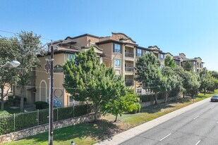 The Landon at Lake Highlands in Dallas, TX - Building Photo