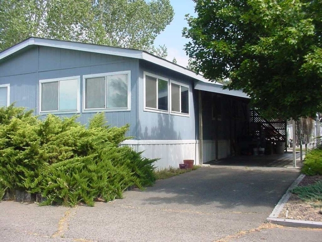 Shastina Mobile Home Estates in Weed, CA - Foto de edificio