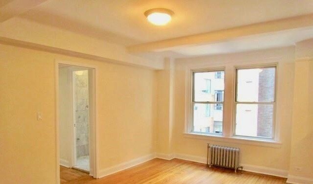 25 E 10th St-Unit -#E4 in New York, NY - Building Photo