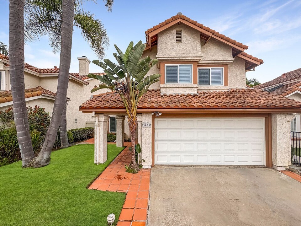 3475 Overpark Rd in San Diego, CA - Building Photo