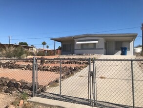 1650 Arriba Dr in Bullhead City, AZ - Building Photo - Building Photo