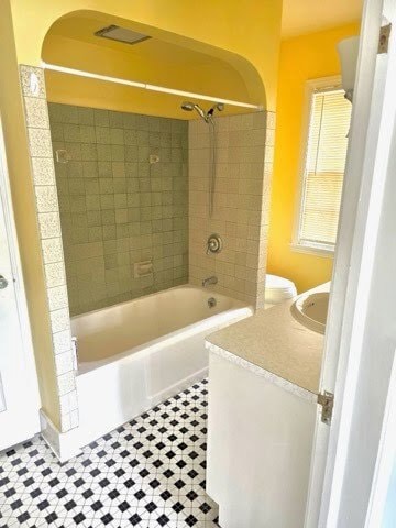 property at 1014 W Grand Ave