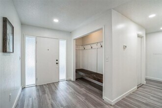 500 Randolph Rd in Venice, FL - Building Photo - Building Photo