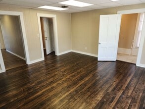 102 Vermillion St, Unit B Upstairs in Athens, WV - Building Photo - Building Photo