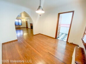 1005 E Roy St in Seattle, WA - Building Photo - Building Photo