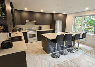 2696 Chem. Bedford in Montréal, QC - Building Photo - Building Photo