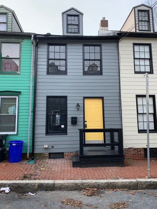 property at 918 Grand St