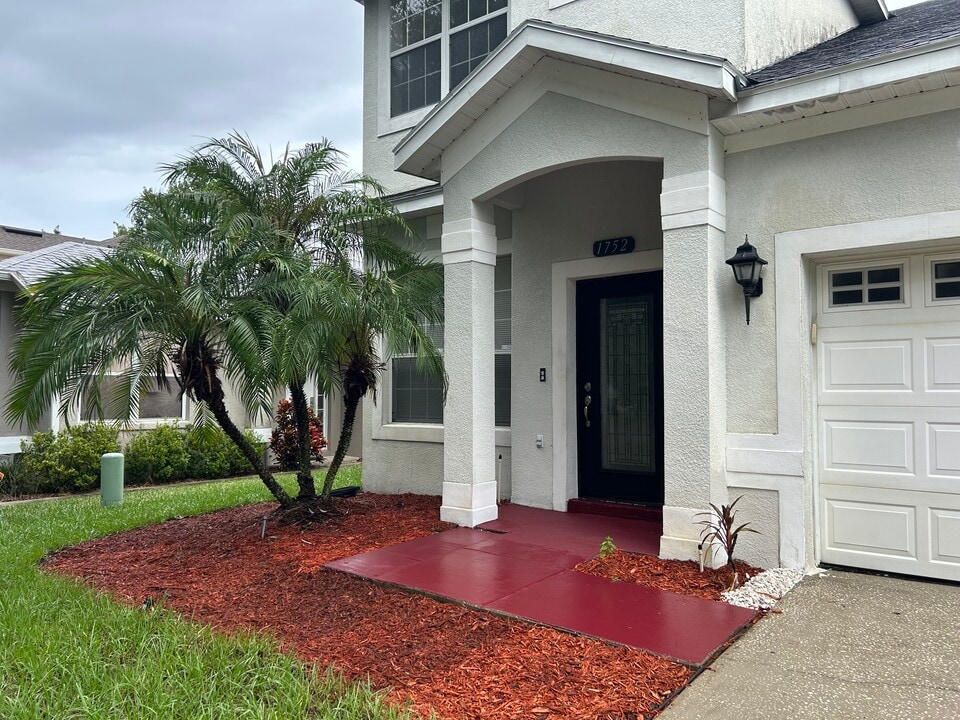 1752 Cambridge Village Ct in Ocoee, FL - Building Photo