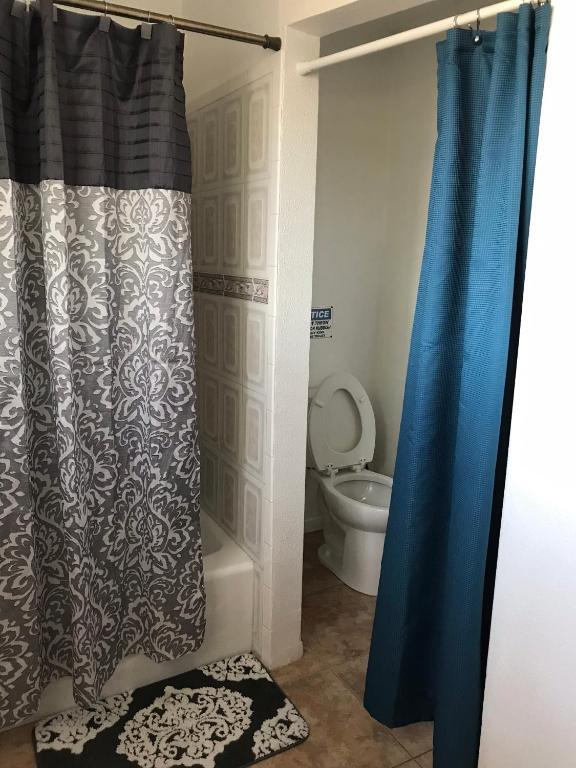 6413 Center St in Joshua Tree, CA - Building Photo - Building Photo