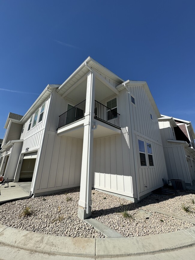 property at 526 Rizzini Wy