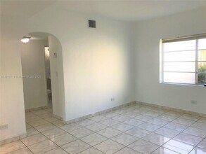 1330 SW 6th St in Miami, FL - Foto de edificio - Building Photo