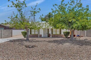 1209 E Meadowbrook Ave in Phoenix, AZ - Building Photo