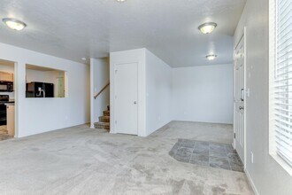 4862 S Chex Way in Boise, ID - Building Photo - Building Photo