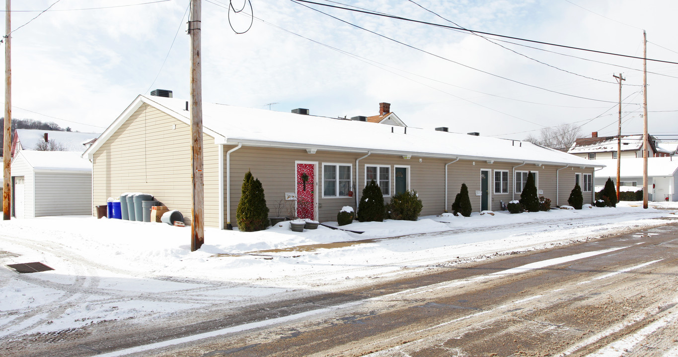 1010-1021 1st Ave in Coraopolis, PA - Building Photo