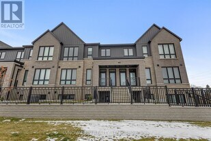 800 Roger Griffiths Ave in Ottawa, ON - Building Photo