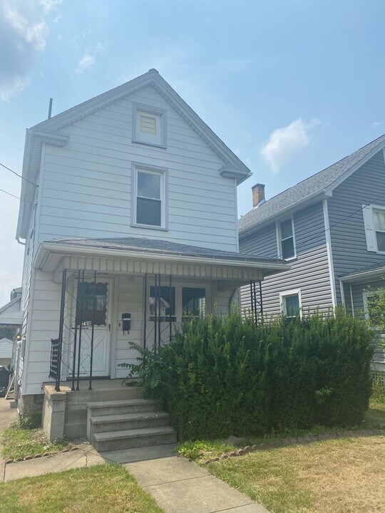 706 N Ward Ave in Girard, OH - Building Photo