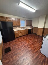 100 Smithsonian St in Girard, OH - Building Photo - Building Photo