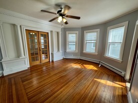 124 Oakland Ave, Unit 1 in Providence, RI - Building Photo