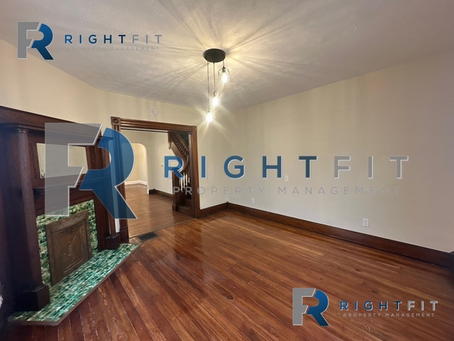 218 S Main St in Miamisburg, OH - Foto de edificio - Building Photo